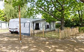 Camping & Erlebnis Jersleber See - Jersicamper Mit Seeblick