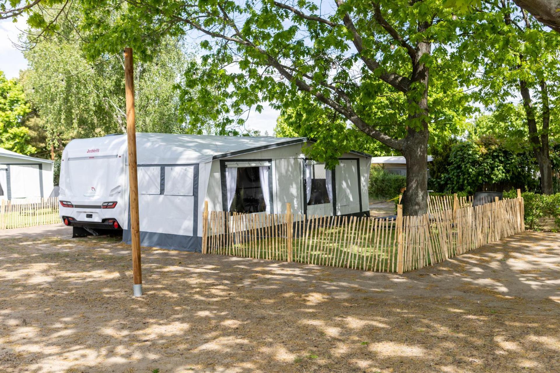 Camping & Erlebnis Resort Jersleber See - Jersicamper Mit Seeblick Jersleben Eksteriør billede